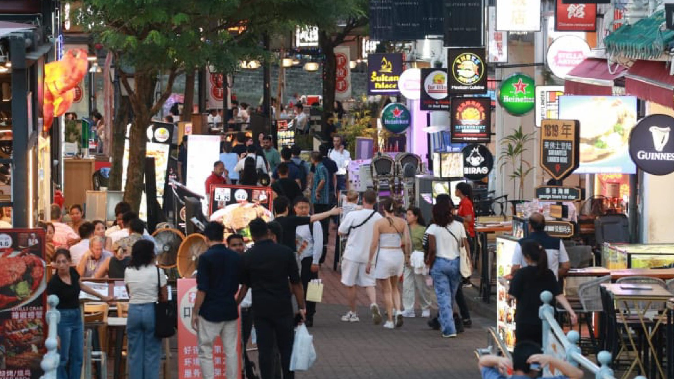 Extended Liquor Trading Hours Expected to Boost Singapore’s Nightlife and Related Sectors