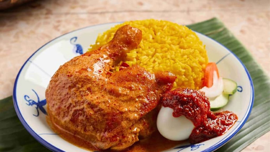 Peranakan Food Stall at Wisma Atria Goes Viral with Nonya Laksa and Family Culinary Legacy