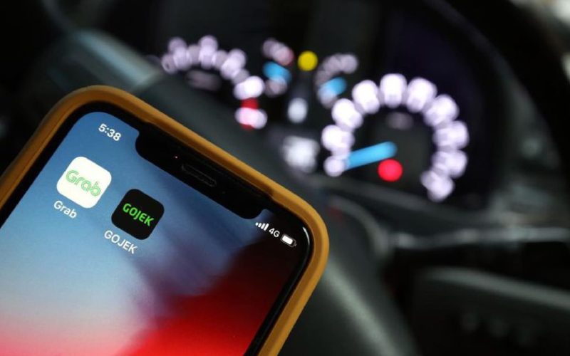 Grab and Gojek Parent GoTo Accelerate Merger Talks, Targeting 2025 Deal