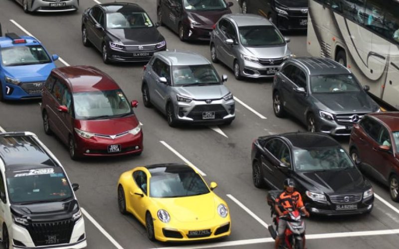 New Business-Owned Private-Hire Cars in Singapore Face Three-Year Lock-In Period from Feb 19