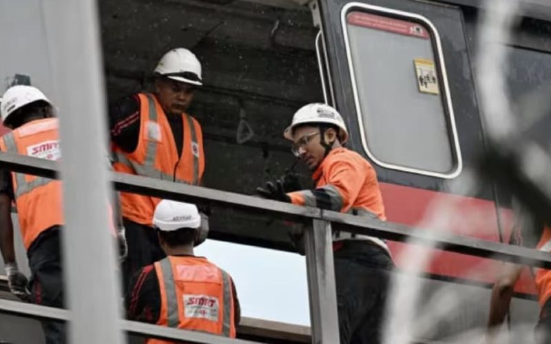 No Trains Between Jurong East and Buona Vista Until Friday: Extensive Damage Delays Services